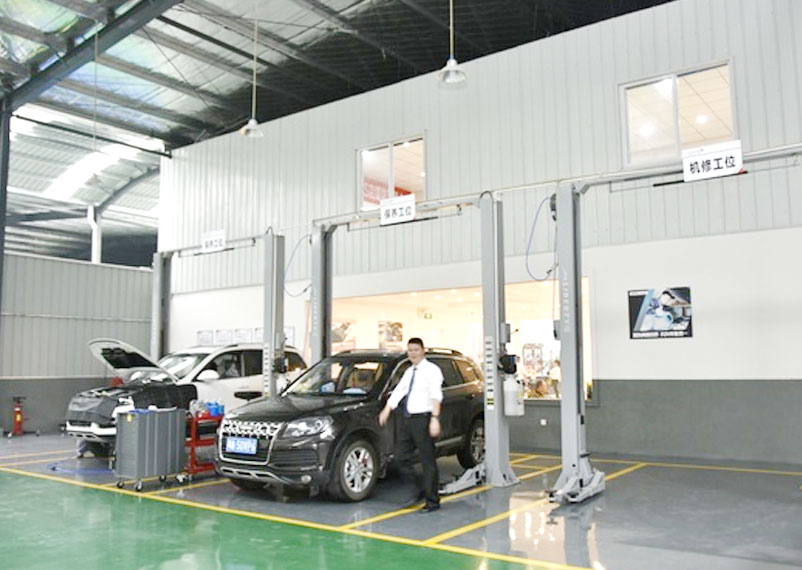 4S店的銷(xiāo)售經(jīng)理 4S店的銷(xiāo)售經(jīng)理